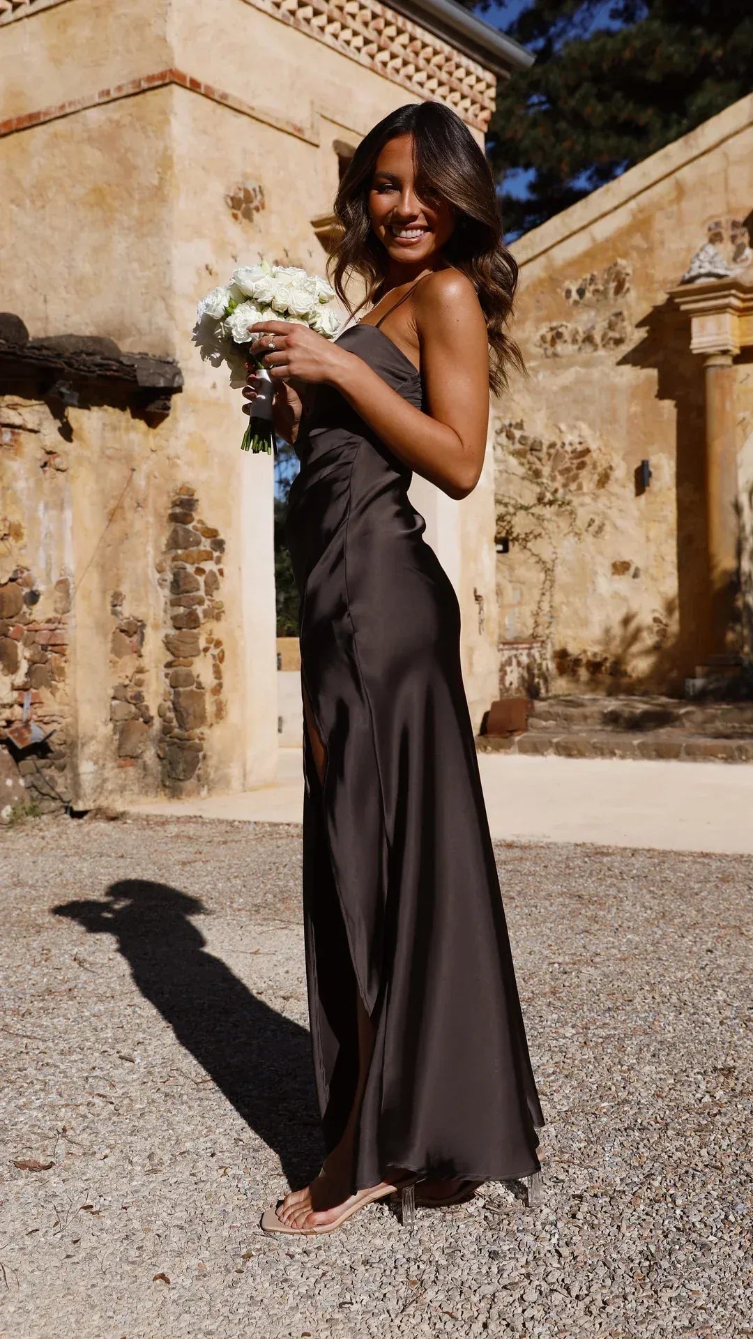 Robe Longue à Bretelles Fines avec Encolure Droite et Fente Latérale pour Femme | Idéale pour les Soirées ou Occasions Festives