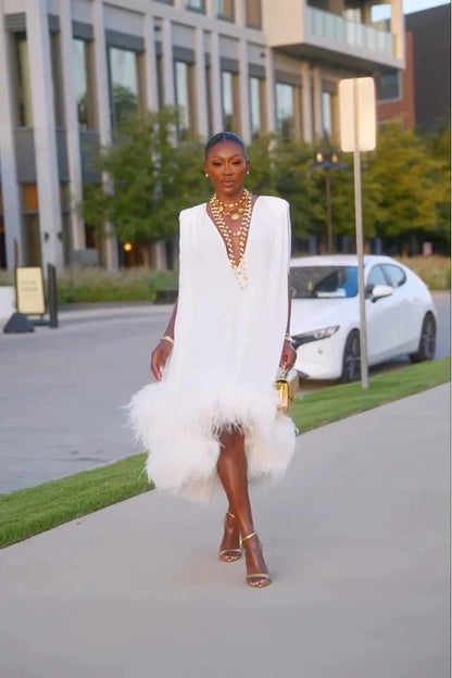 Robe Midi Sans Manches avec Encolure en V Profonde et Ourlet à Plumes pour Femme | Idéale pour Événements et Soirées