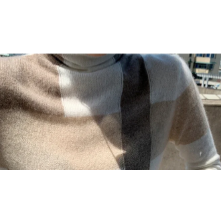 Pull à Manches Longues avec Motif à Carreaux et Col Roulé pour Femmes | Idéal pour l’Hiver et l’Automne