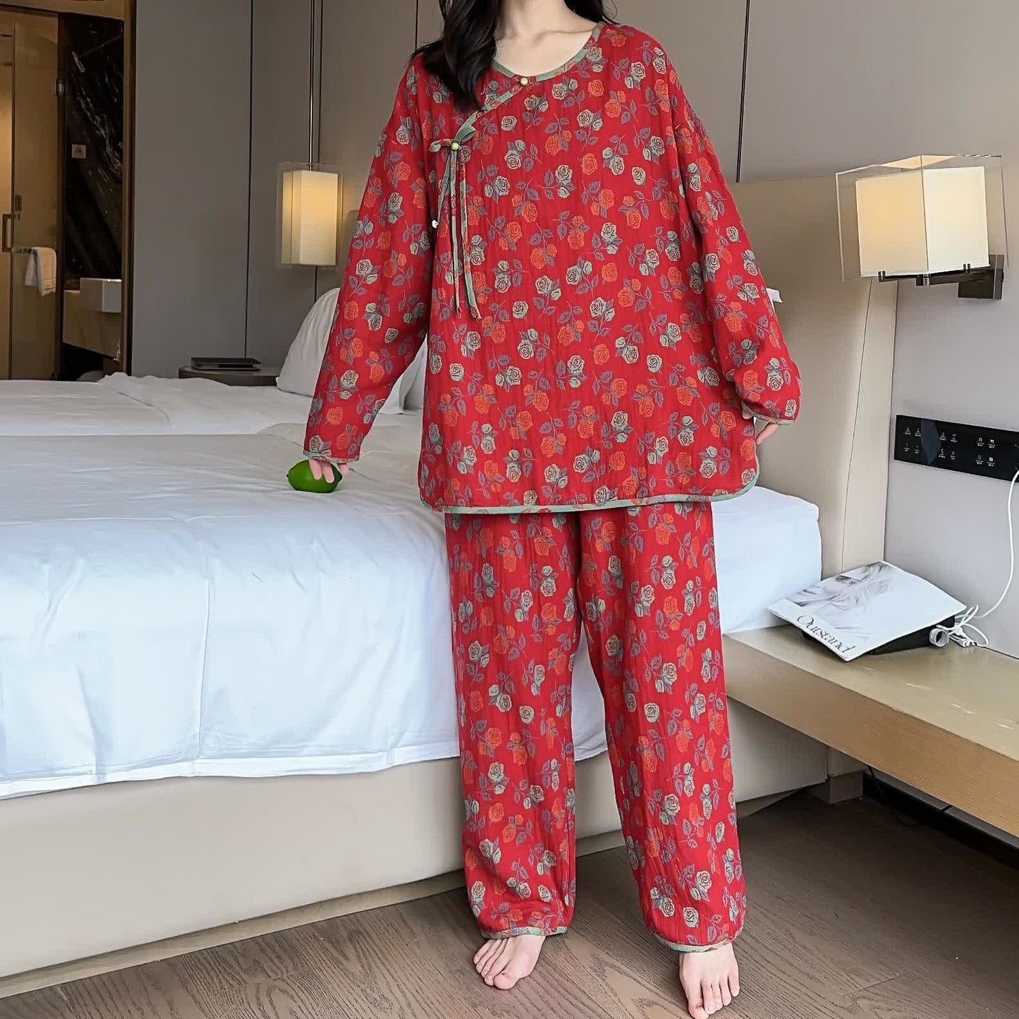 Ensemble Pyjama à Motif Floral pour Adulte avec Coupe Confortable | Idéal pour la Maison et le Sommeil