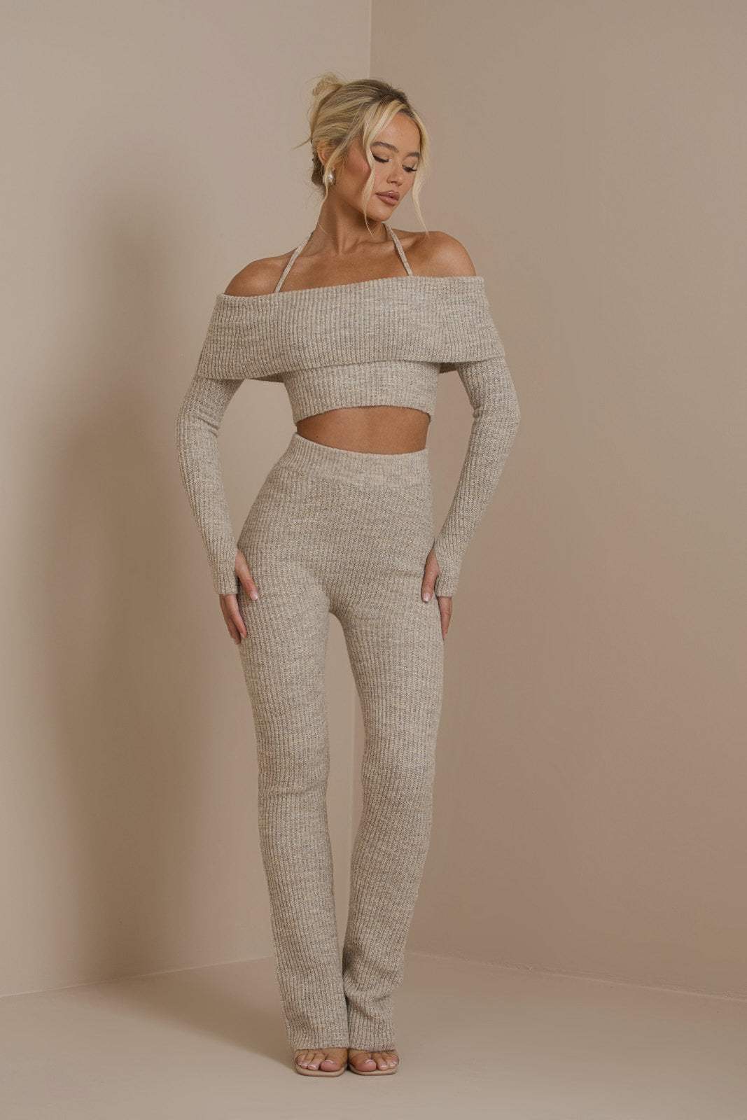 Ensemble Coordonné avec Haut Off-Shoulder et Pantalon Ajusté pour Femme | Idéal pour Occasions Quotidiennes et Formelles