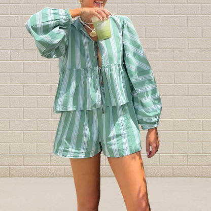Ensemble Rayé Deux Pièces avec Blouse à Volants et Short pour Femme | Idéal pour l'Été Décontracté