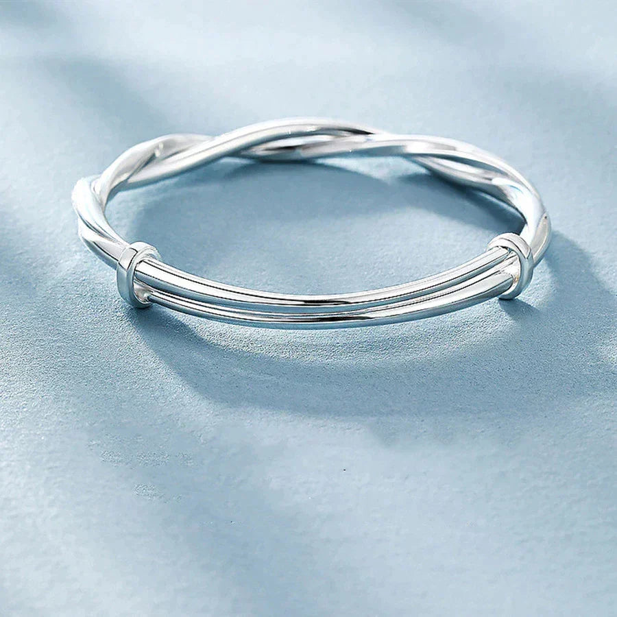 Bracelet Tressé Avec Finition Argentée Pour Femme | Idéal Pour Un Usage Quotidien Ou Des Occasions