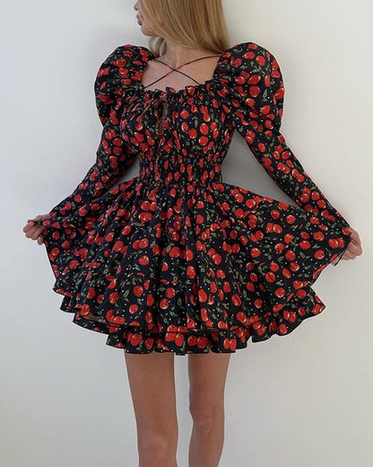 Robe Courte Avec Buste Smocké, Manches Bouffantes Et Imprimé Cerises Pour Femmes | Adaptée Aux Tenues Quotidiennes