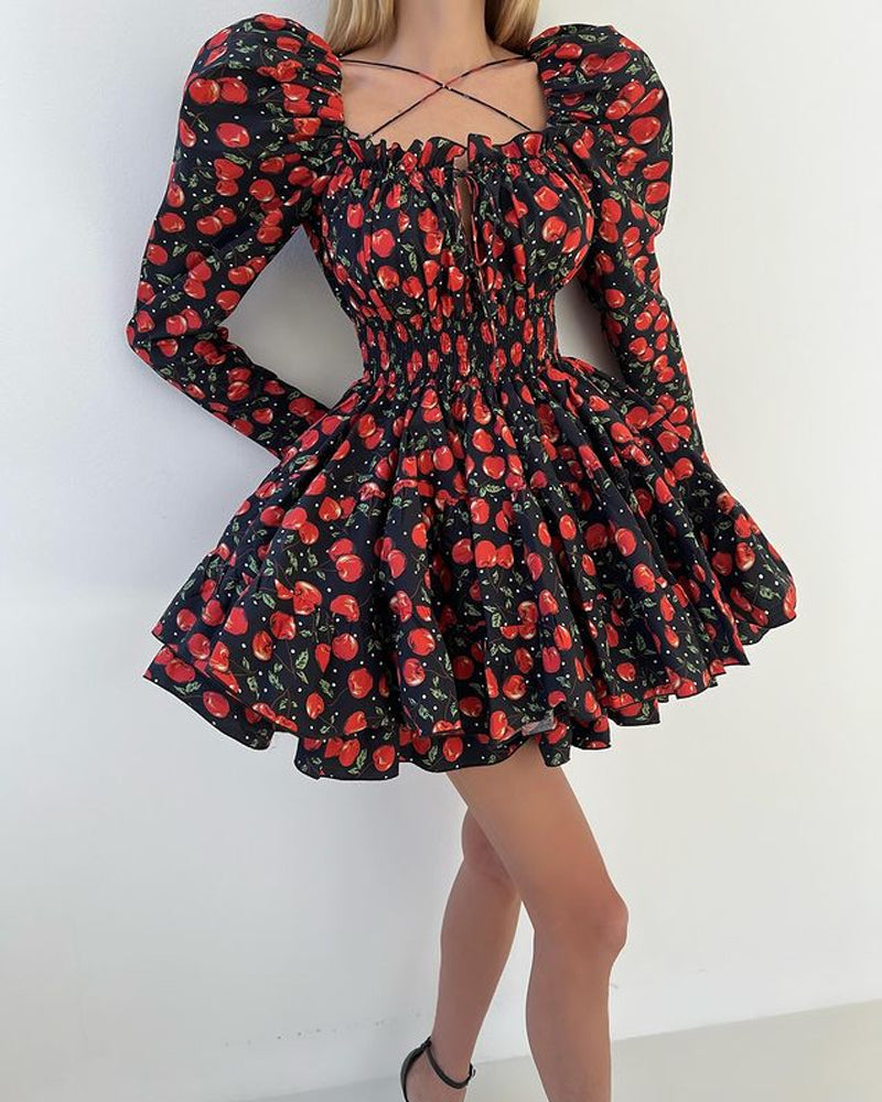 Robe Courte Avec Buste Smocké, Manches Bouffantes Et Imprimé Cerises Pour Femmes | Adaptée Aux Tenues Quotidiennes