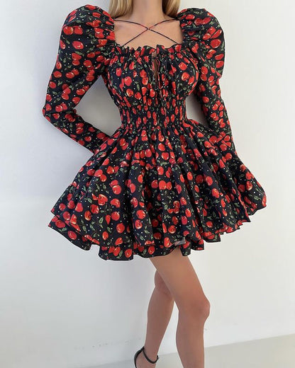 Robe Courte Avec Buste Smocké, Manches Bouffantes Et Imprimé Cerises Pour Femmes | Adaptée Aux Tenues Quotidiennes