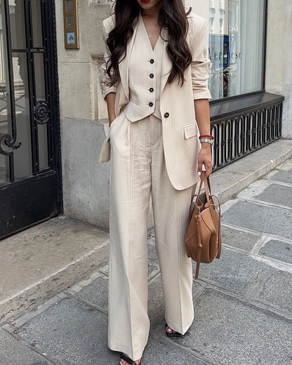 Ensemble Tailleur avec Pantalon Évasé, Gilet Boutonné Et Veste Structurée pour Femme | Idéal pour Le Bureau Et Les Événements Formels
