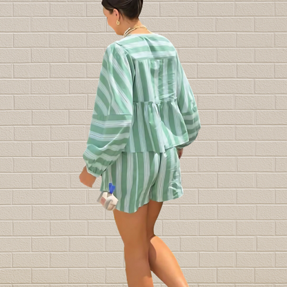 Ensemble Rayé Deux Pièces avec Blouse à Volants et Short pour Femme | Idéal pour l'Été Décontracté