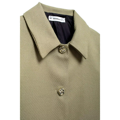 Blazer Court Beige Avec Boutons Dorés Pour Femme | Idéal Pour Mi-Saison