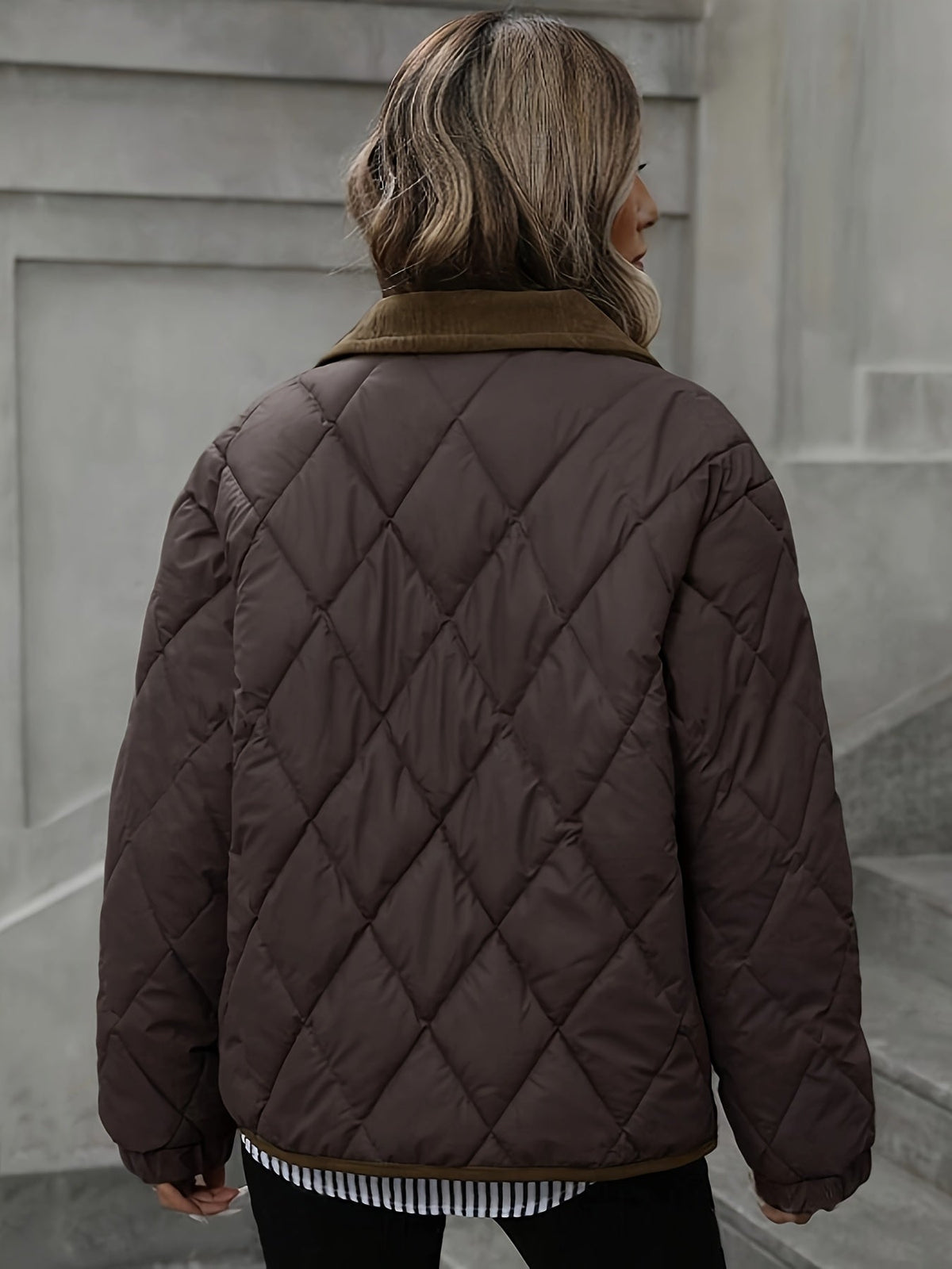 Veste Mi-Saison avec Longueur Mi-Cuisse pour Femmes | Idéal pour Saisons de Transition