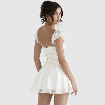 Robe Mini Avec Col Carré Et Détails En Dentelle Pour Femmes | Idéale Pour Les Sorties Et Événements