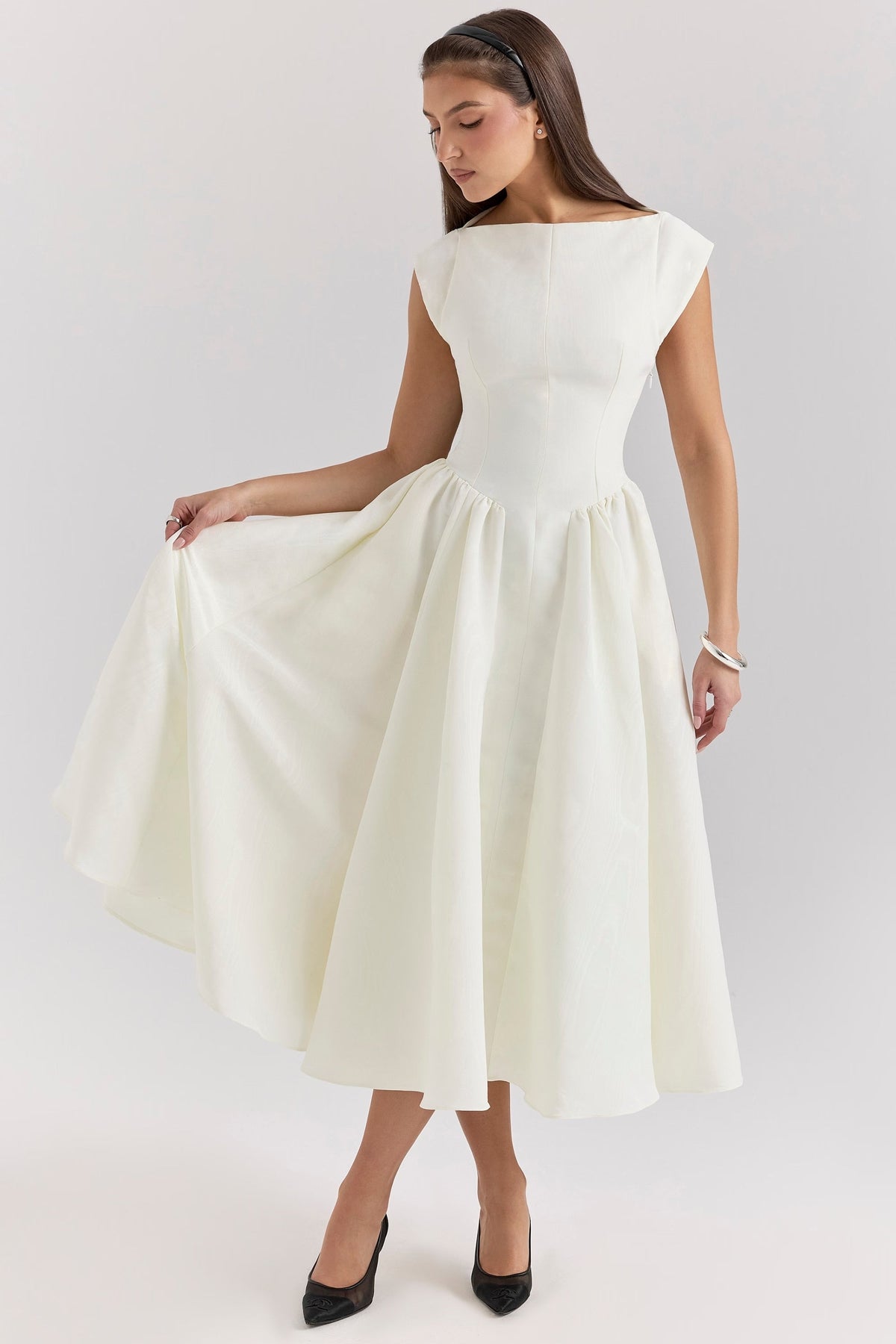 Robe Midi Avec Taille Ajustée Et Jupe Fluide Pour Femmes | Idéal Pour Événements Formels