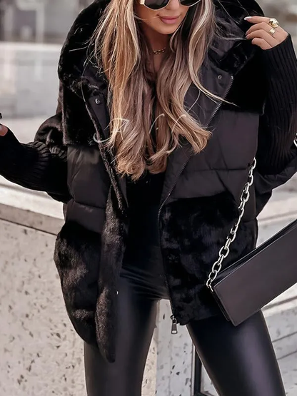 Cape Matelassée Longue avec Col en Fourrure Synthétique pour Femme | Idéale pour l’Hiver