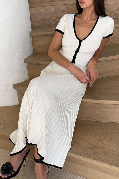 Ensemble Deux Pièces avec Haut Boutonné et Jupe Plissée pour Femme | Idéal pour le Quotidien et les Occasions