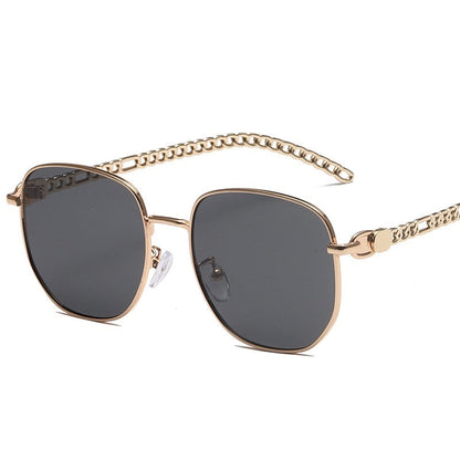 Lunettes de Soleil Avec Détail Chaîne Dorée Pour Femme | Idéales Pour Un Usage Quotidien
