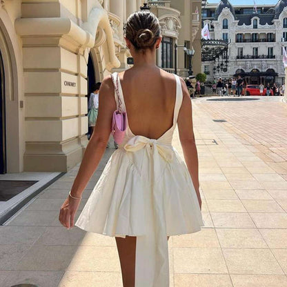 Robe Courte À Fines Bretelles Avec Encolure Carrée Pour Femme | Idéale Pour Les Journées Ensoleillées