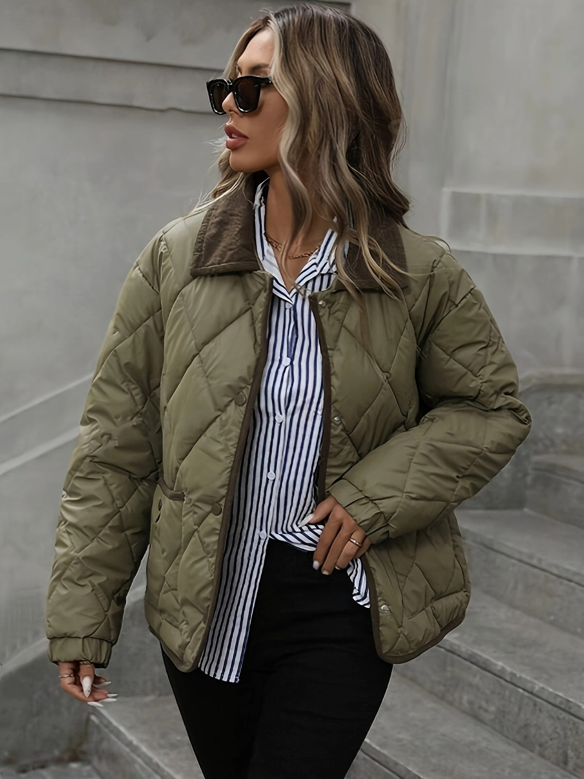 Veste Mi-Saison avec Longueur Mi-Cuisse pour Femmes | Idéal pour Saisons de Transition