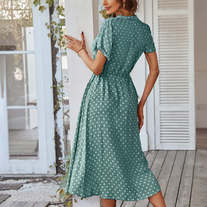 Robe à Pois avec Encolure en V pour Femme | Idéale pour l'Été ou les Sorties du Soir        Ask ChatGPT