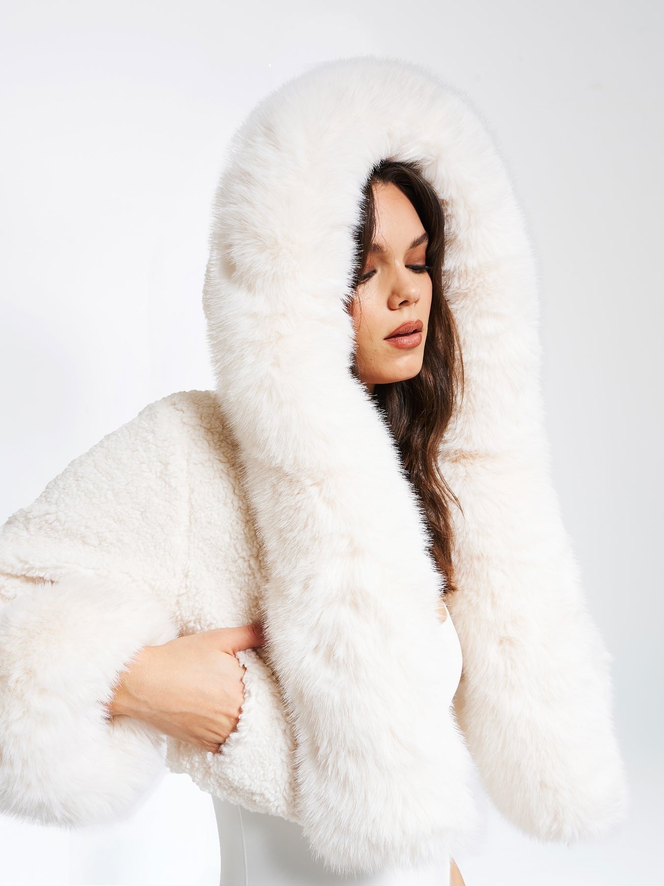 Veste Cropped à Coupe Courte pour Femme | Idéale pour l’Hiver