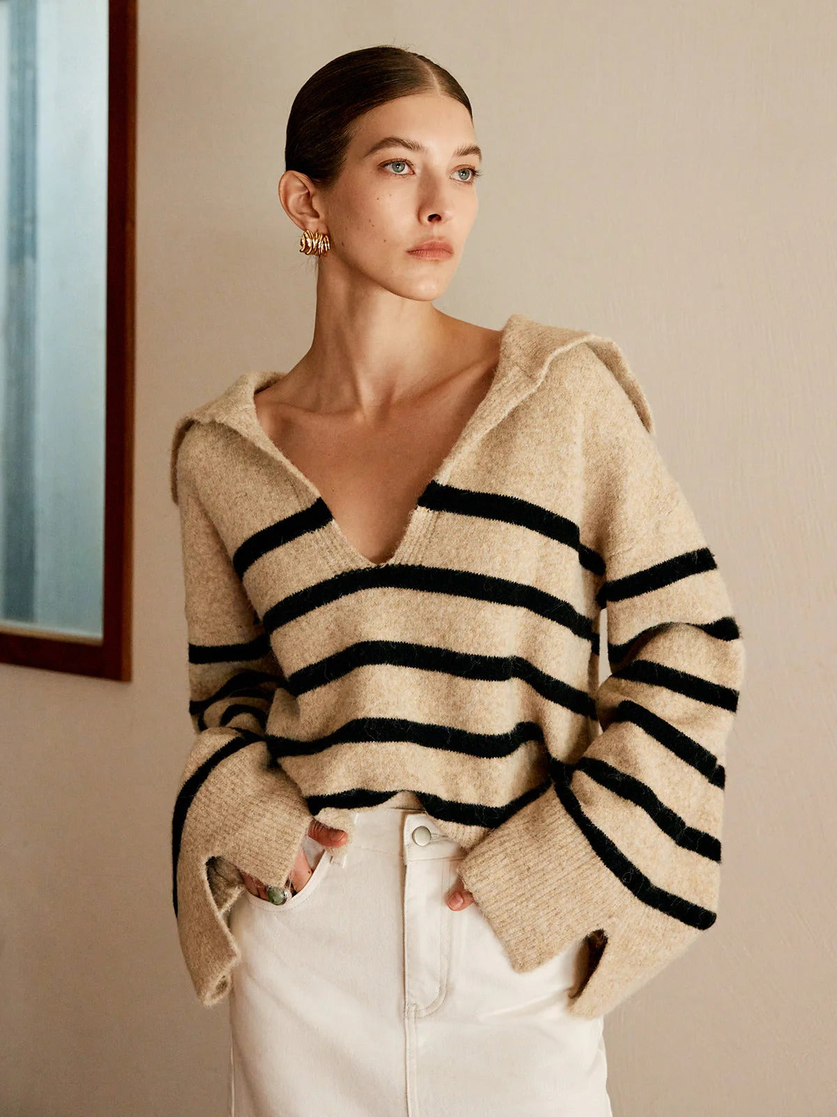 Pull à Capuche avec Rayures Noires pour Femme | Idéal pour la Mi-Saison et l’Hiver
