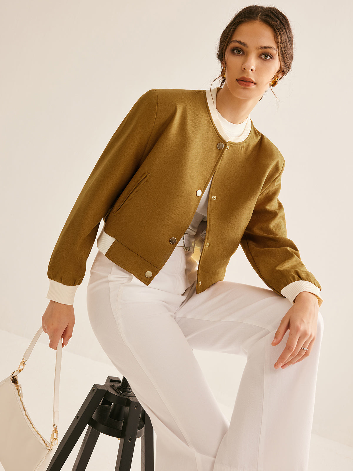 Veste Courte À Fermeture À Pressions Avec Finitions Contrastantes Pour Femme | Idéale Pour La Mi-Saison Et L’Usage Quotidien
