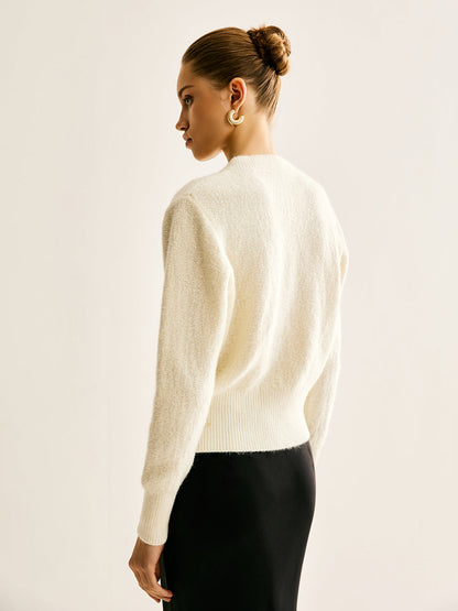 Cardigan Blanc Cassé avec Boutons Nœud et Coupe Cintrée pour Femmes | Idéal pour Hiver et Occasions