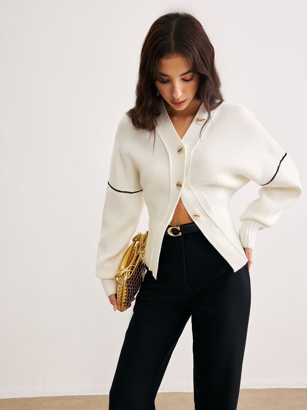 Cardigan Ample à Col V avec Détail Contrastant pour Femme | Idéal pour la Mi-Saison