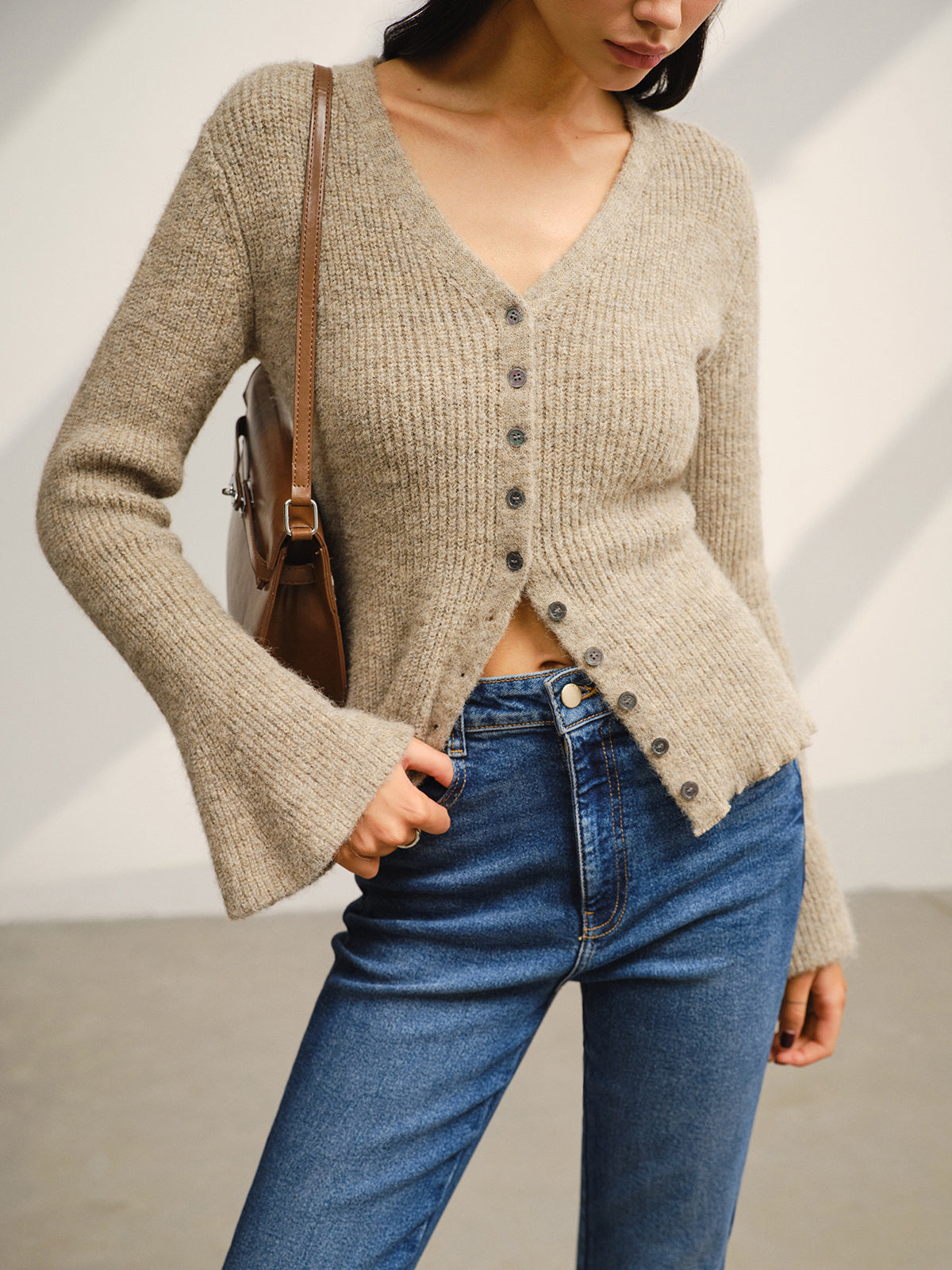 Cardigan À Boutons Avec Manches Évasées Et Col V Pour Femmes | Idéal Pour Tenues Quotidiennes