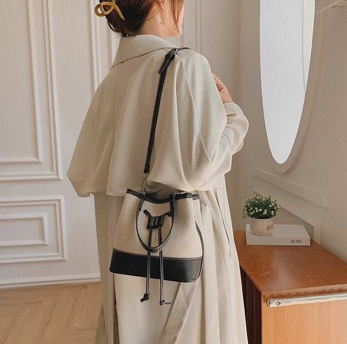 Sac Seau Bicolore Avec Cordon De Serrage Et Bandoulière Ajustable Pour Femme | Idéal Pour Usage Quotidien