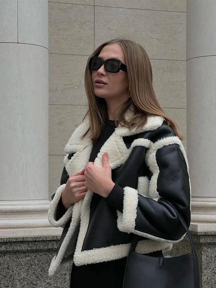 Veste d’Hiver Courte avec Finitions Contrastées pour Femme | Idéale par Temps Froid