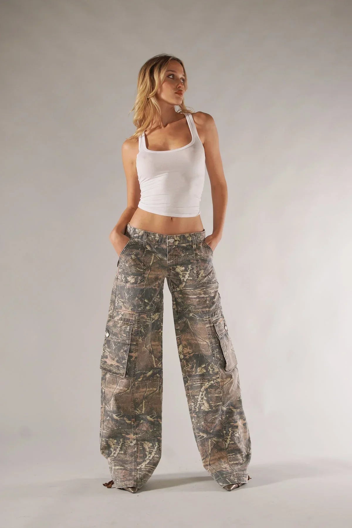 Pantalon Cargo Camouflage à Jambe Large pour Femme | Idéal pour une Tenue Décontractée
