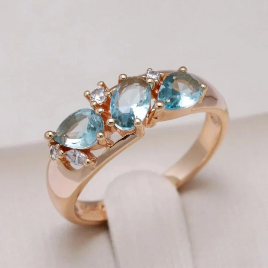 Bague Avec Pierre Bleue Et Finition Dorée Pour Femme | Idéale Pour Un Usage Quotidien Ou Des Occasions