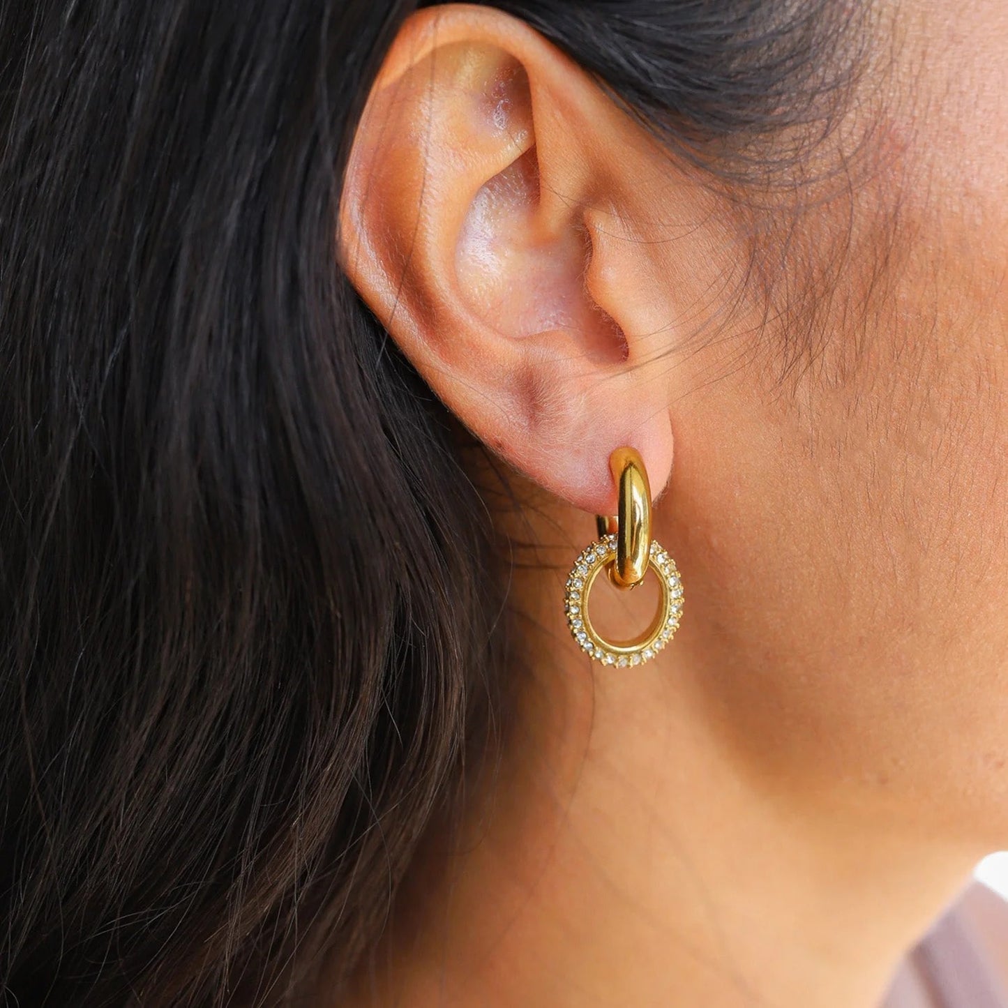 Boucles d’Oreilles à Double Anneau Métallique pour Femme | Idéales pour Tenues Quotidiennes ou Événements