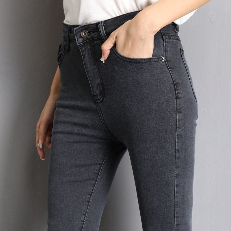 Jean Skinny Fit à Taille Standard pour Femme | Idéal pour Tenues Décontractées et Quotidiennes