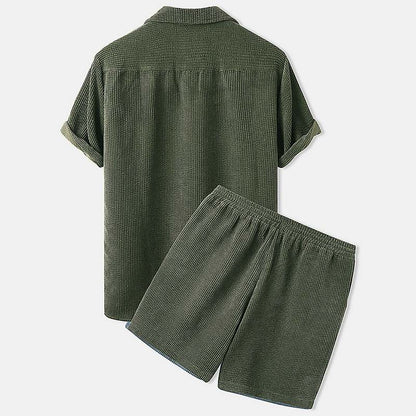 Ensemble Lounge avec Shirt à Col Ouvert et Short Élastique pour Homme | Idéal Pour Les Moments de Détente
