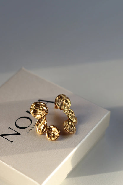 Boucles d’Oreilles Métalliques Sculptées pour Femme | Idéales pour Tenues Habillées ou Décontractées