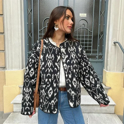 Veste à Motif Noir et Blanc avec Coupe Ample pour Femme | Idéale pour la Saison Froide
