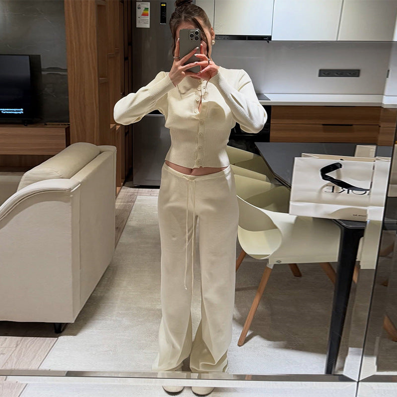 Ensemble Loungewear Deux Pièces avec Haut Boutonné et Pantalon Large pour Femme | Idéal pour la Détente