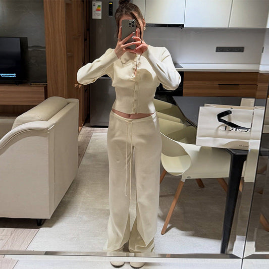 Ensemble Loungewear Deux Pièces avec Haut Boutonné et Pantalon Large pour Femme | Idéal pour la Détente
