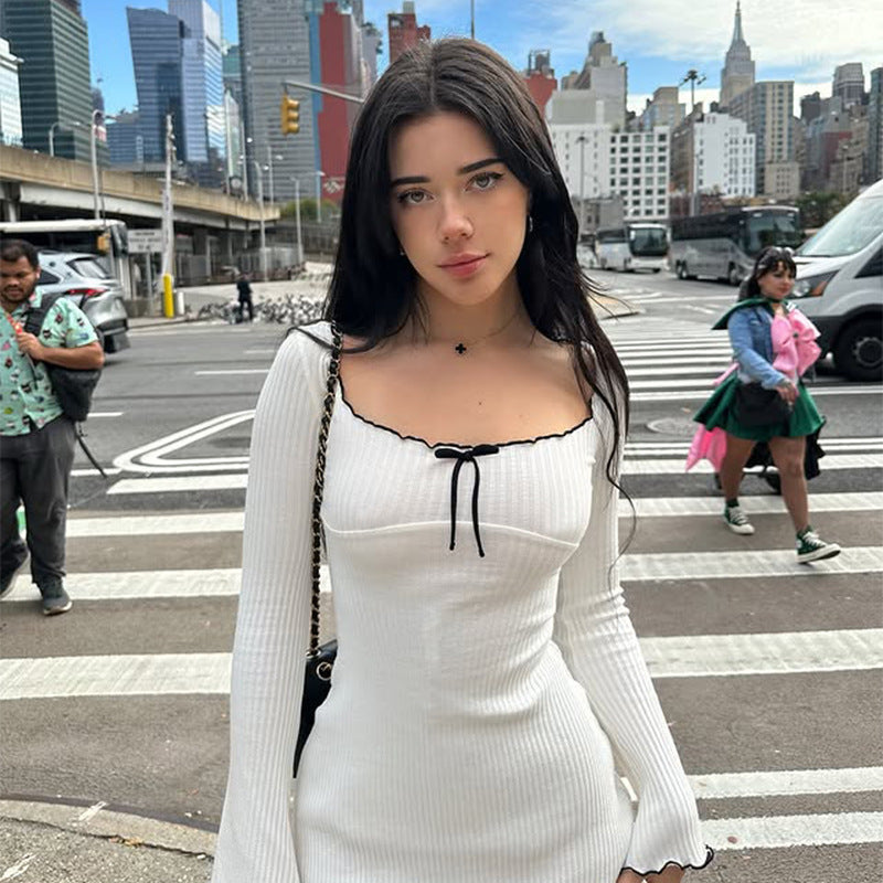 Robe Mini Ajustée À Col Carré Et Manches Longues Pour Femme | Idéale Pour Sorties Et Événements