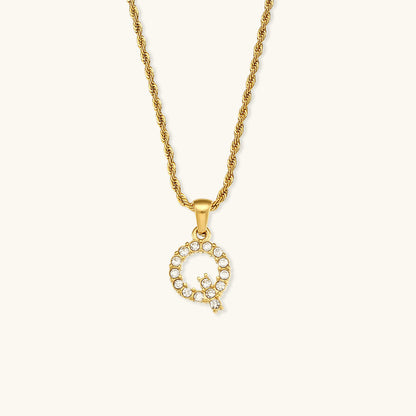 Collier initiale en pierres serties pour femmes