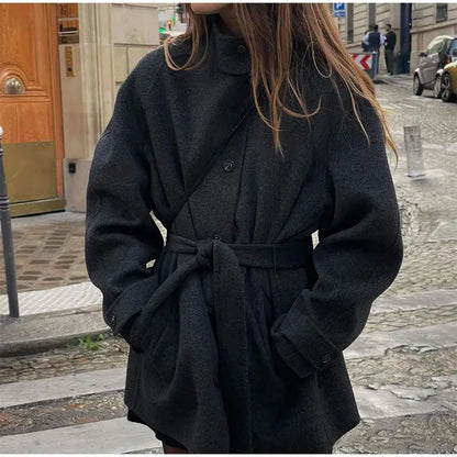 Manteau Court à Boutonnage Simple avec Ceinture pour Femme | Idéal pour l’Automne et l’Hiver