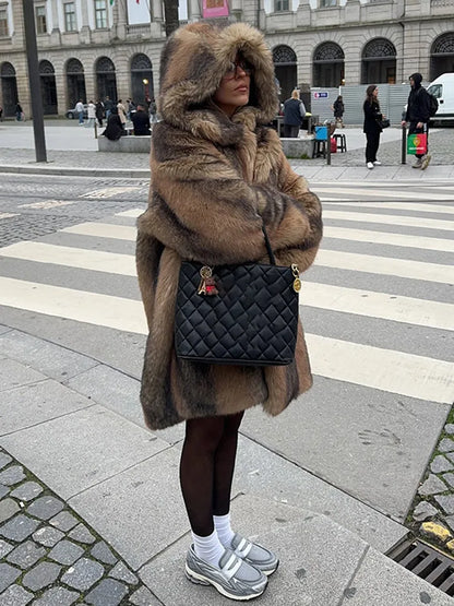 Manteau Long avec Capuche et Boutonnage Simple pour Femme | Idéal pour l’Automne et l’Hiver