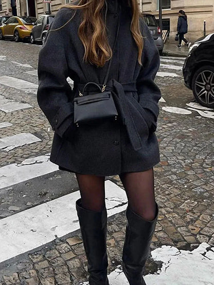 Manteau Court à Boutonnage Simple avec Ceinture pour Femme | Idéal pour l’Automne et l’Hiver