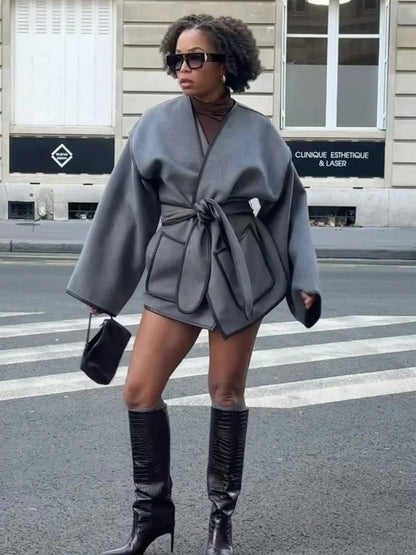 Veste à Ceinture et Col V pour Femme | Idéale pour l’Automne et l’Hiver