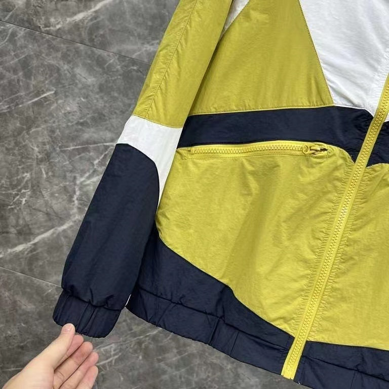 Veste Coupe-Vent À Capuche avec Fermeture Zippée pour Homme | Idéale pour L’Hiver