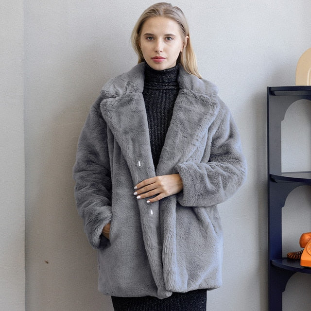 Manteau Mi-Long avec Finition en Fausse Fourrure pour Femme | Idéal pour l’Automne et l’Hiver