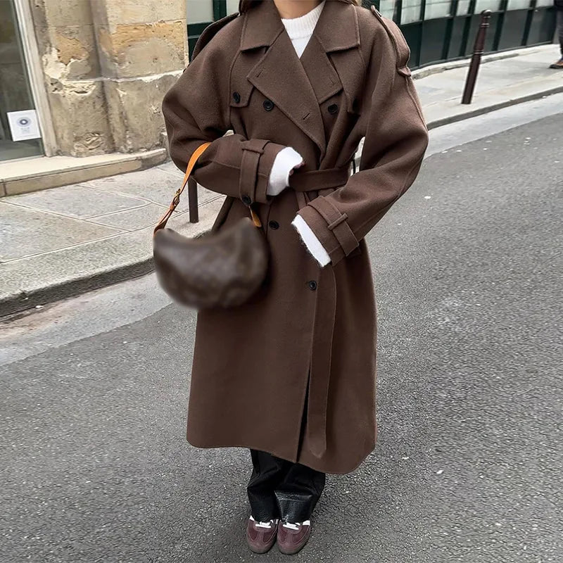 Manteau Long à Col Revers avec Ceinture et Double Boutonnage pour Femme | Idéal pour l’Automne et l’Hiver