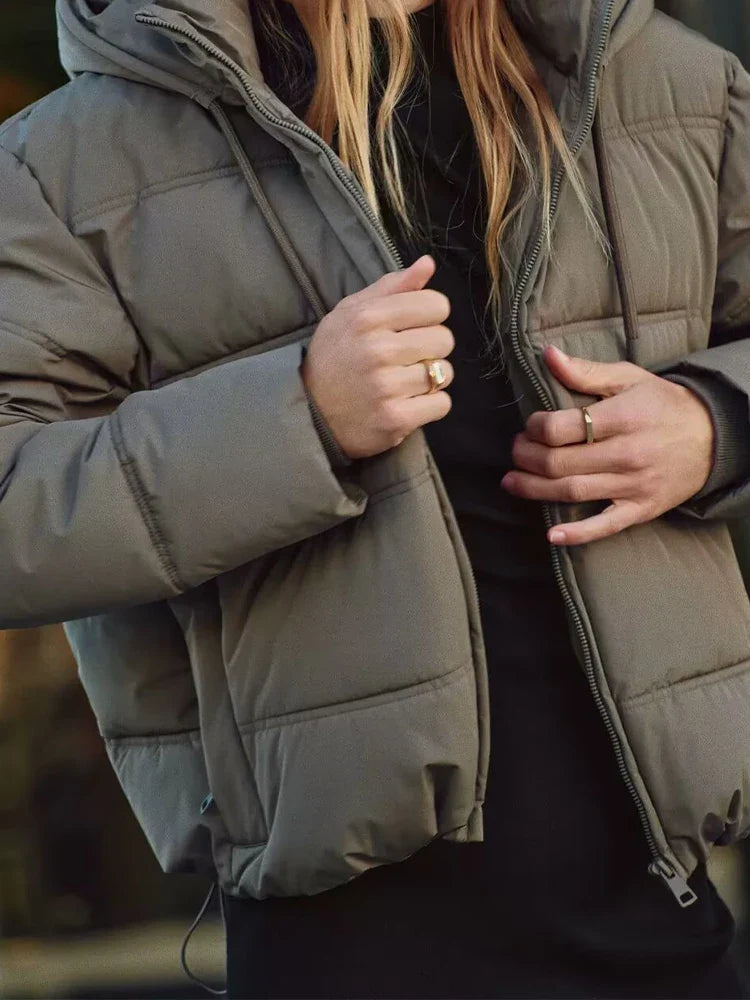 Doudoune Matelassée avec Capuche et Coupe Décontractée pour Femme | Idéale par Temps Froid
