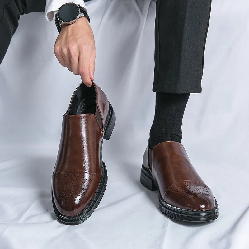 Chaussures slip-on avec détails brogue pour hommes | Idéal pour les tenues habillées et les occasions professionnelles